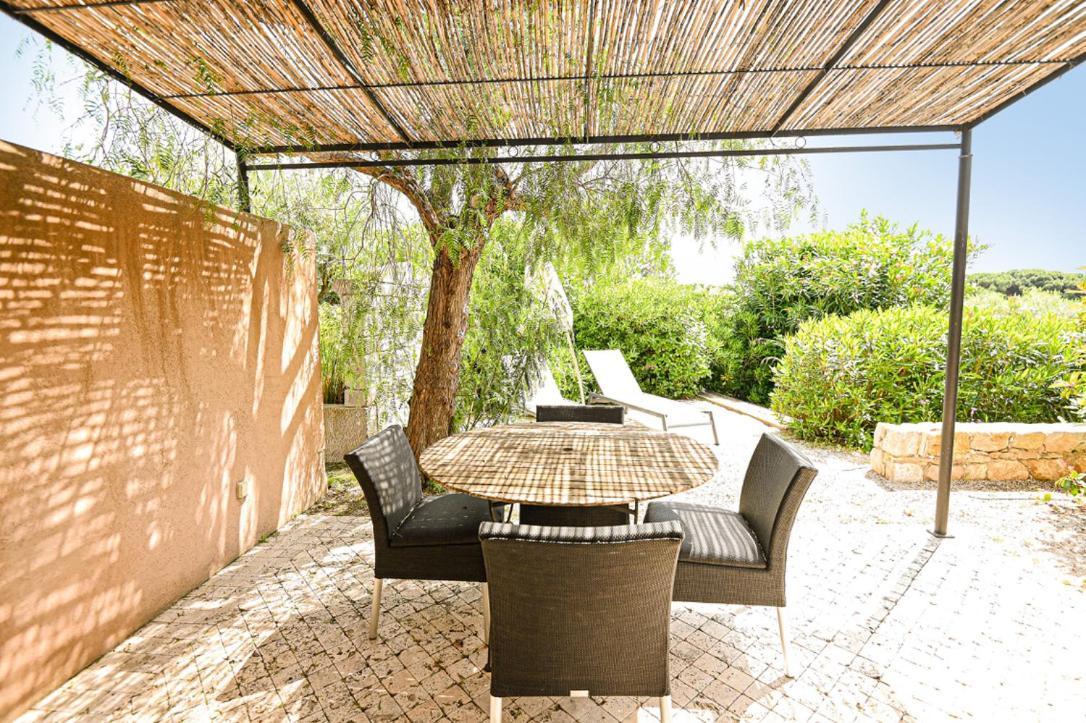 De L'oumede Aparthotel *